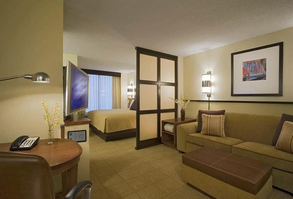 Hyatt Place Dallas Park Central Exterior photo